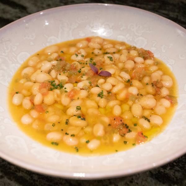 plato de pochas cocinadas